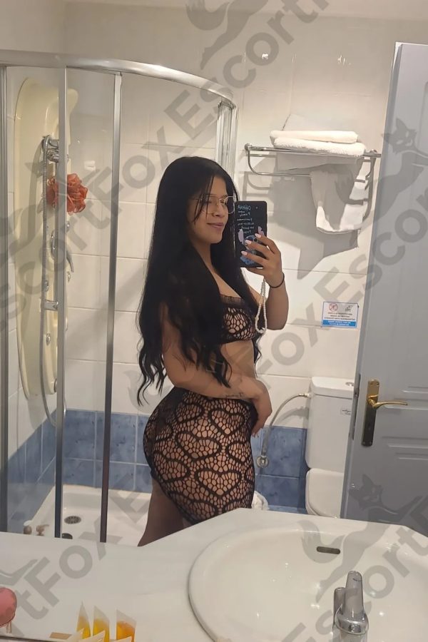 Nina Colombian Escort Mykonos photo 2